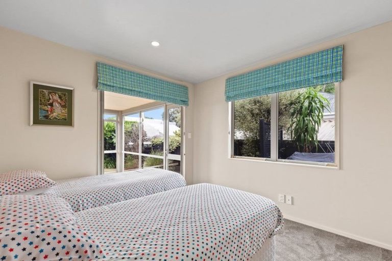 Photo of property in 2/31 Princes Street, Northcote Point, Auckland, 0627
