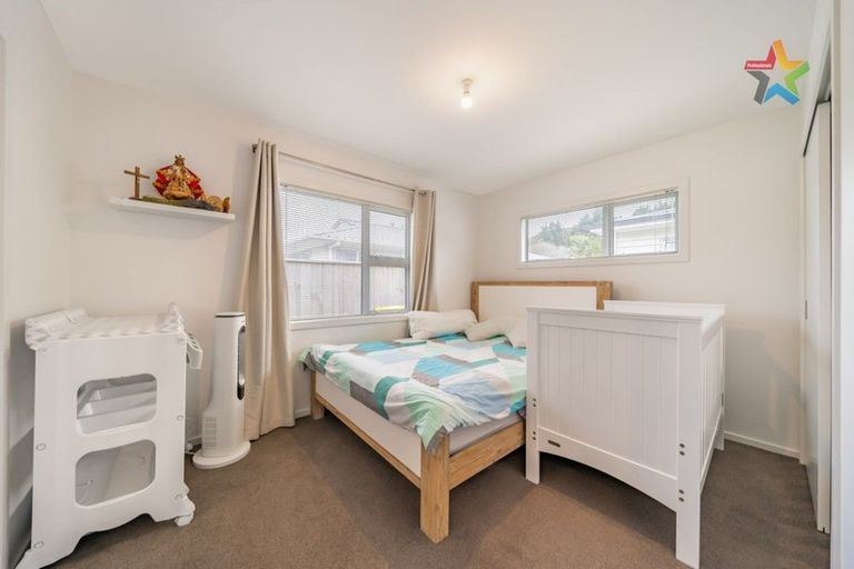 Photo of property in 25a Wainuiomata Road, Wainuiomata, Lower Hutt, 5014