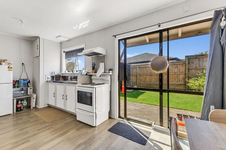 Photo of property in 22 Cook Street, Marfell, New Plymouth, 4310