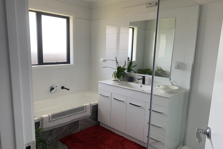 Photo of property in 21b Chestnut Close, Kelvin Grove, Palmerston North, 4414