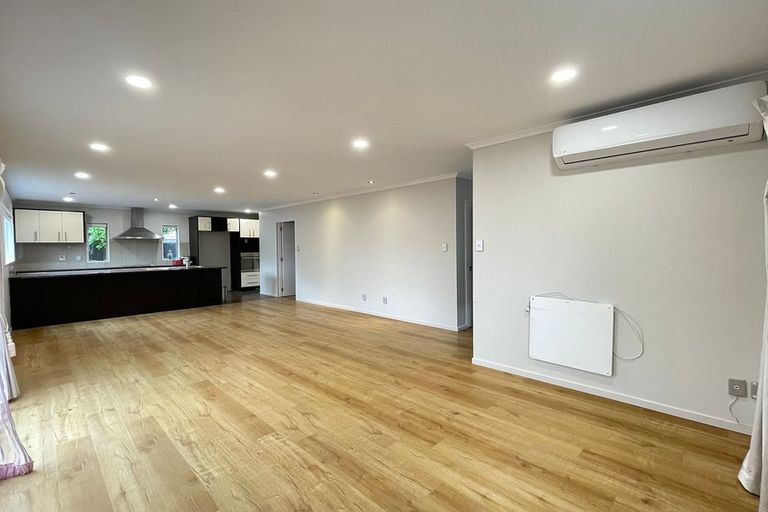 Photo of property in 43 Clover Drive, Henderson, Auckland, 0610