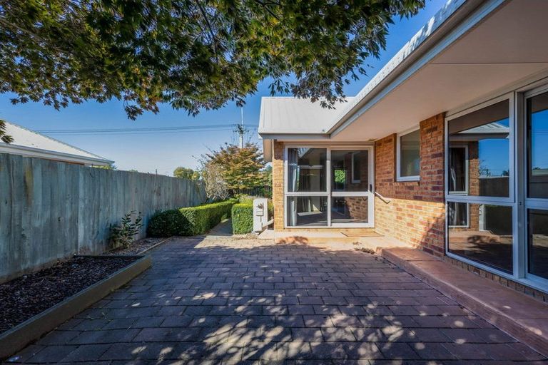 Photo of property in 139a Avonhead Road, Avonhead, Christchurch, 8042