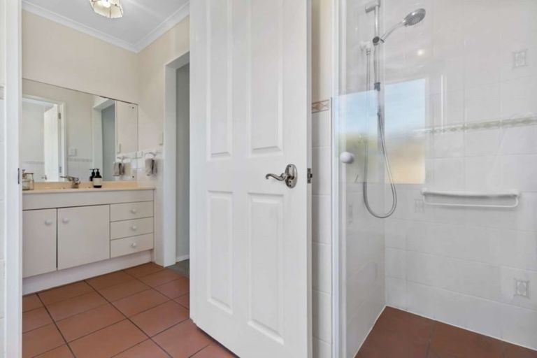 Photo of property in 12 Tington Avenue, Wattle Downs, Auckland, 2103