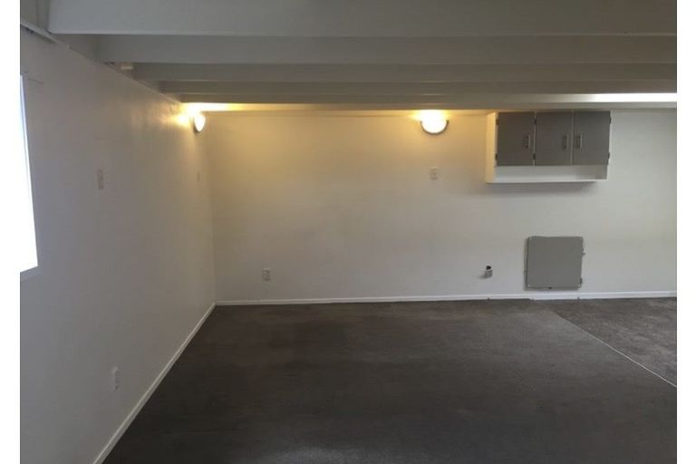 Photo of property in 2a Coniston Avenue, Te Atatu South, Auckland, 0610