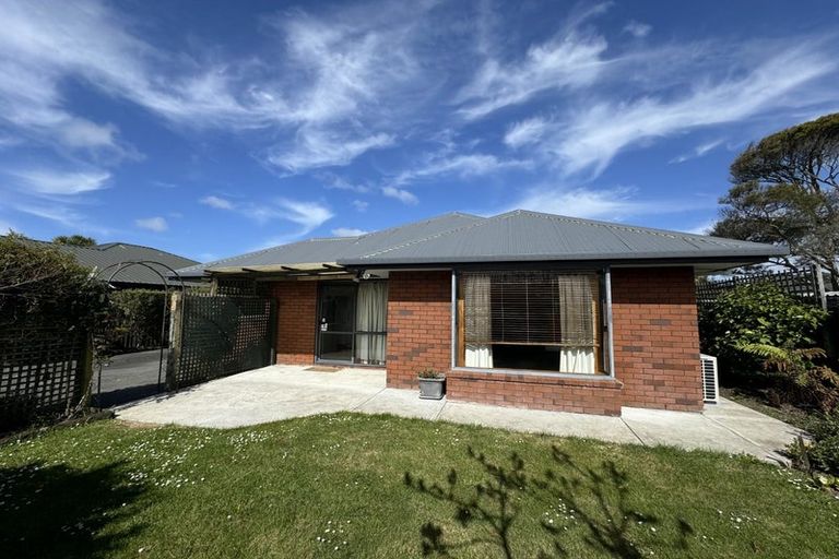 Photo of property in 2/14 Farquhars Road, Redwood, Christchurch, 8051