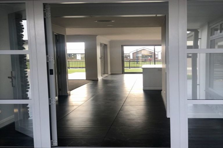 Photo of property in 73 The Esplanade, Pegasus, 7612