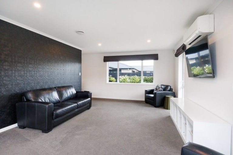 Photo of property in 24 Freedom Drive, Kelvin Grove, Palmerston North, 4414