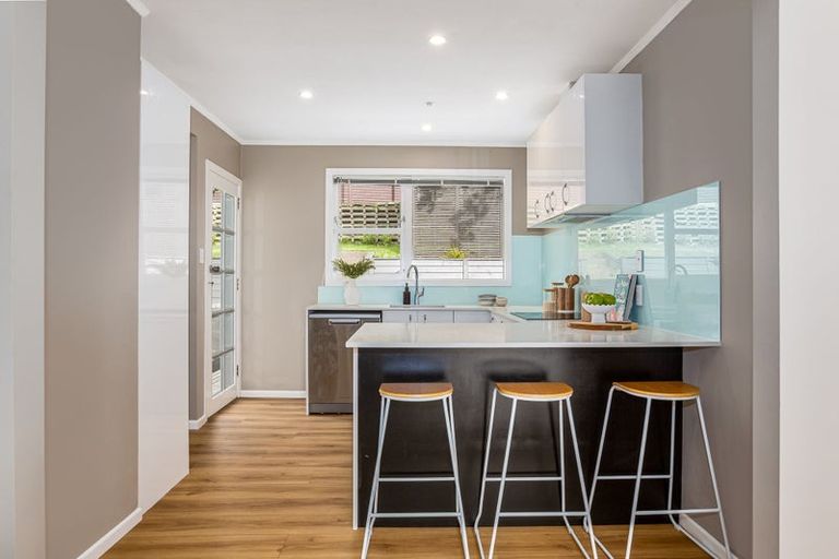 Photo of property in 9 Brora Crescent, Papakowhai, Porirua, 5024