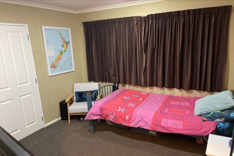 Photo of property in 3 Nevada Way, Kelvin Grove, Palmerston North, 4414