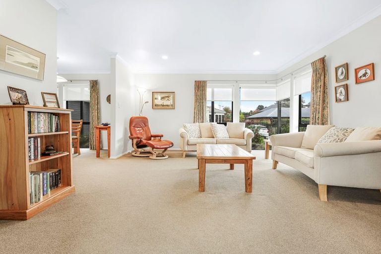 Photo of property in 5 Dallinger Street, St Andrews, Hamilton, 3200