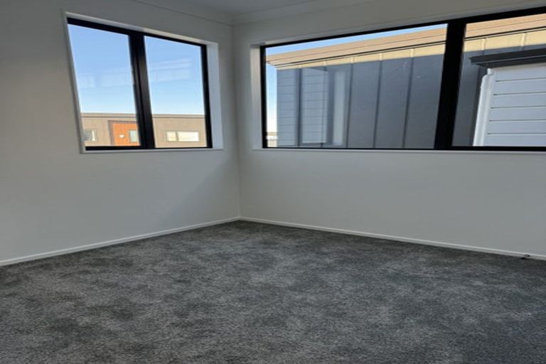 Photo of property in 14 Parahau Road, Papakura, 2110