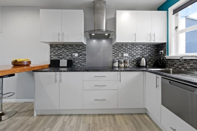 Photo of property in 2/40 Stuart Street, Blenheim, 7201