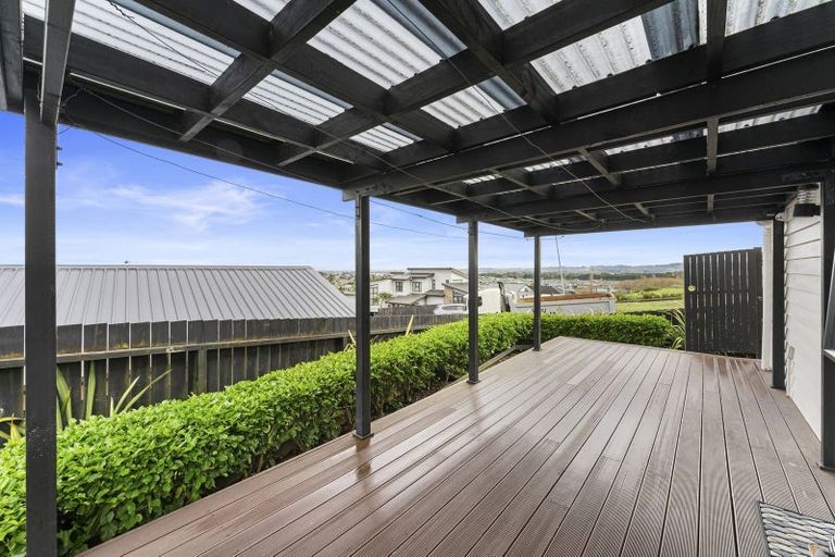 Photo of property in 126 Keri Vista Rise, Papakura, 2110