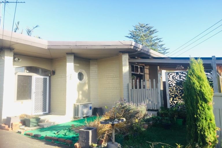 Photo of property in 11 Alfriston Road, Manurewa East, Auckland, 2102