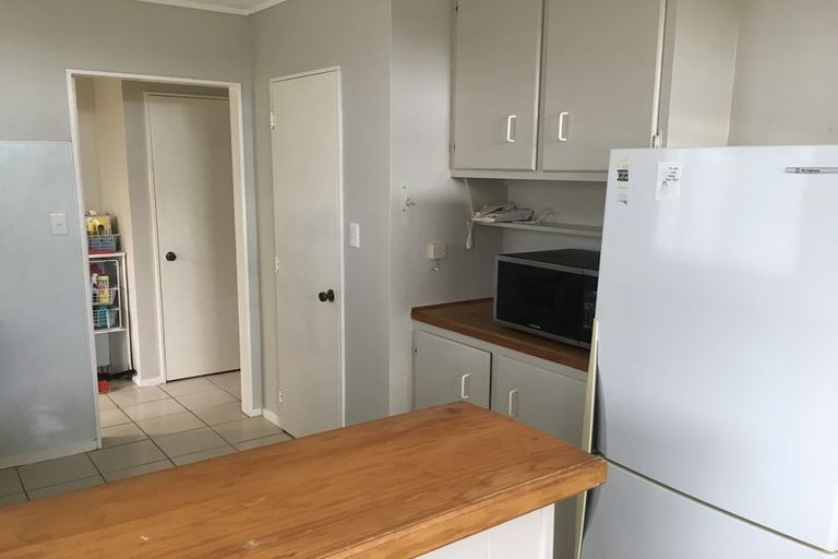 Photo of property in 1/20 Halldene Terrace, Red Beach, 0932