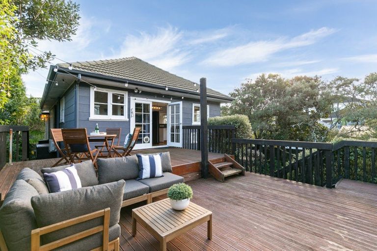Photo of property in 14 Cecil Road, Tawa, Wellington, 5028