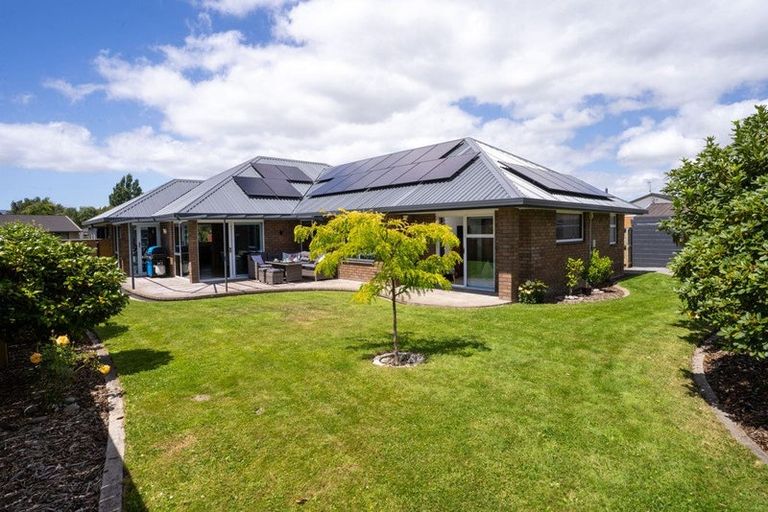 Photo of property in 10 Addison Place, Halswell, Christchurch, 8025