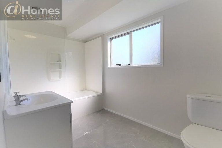 Photo of property in 44 Cedar Heights Avenue, Massey, Auckland, 0614