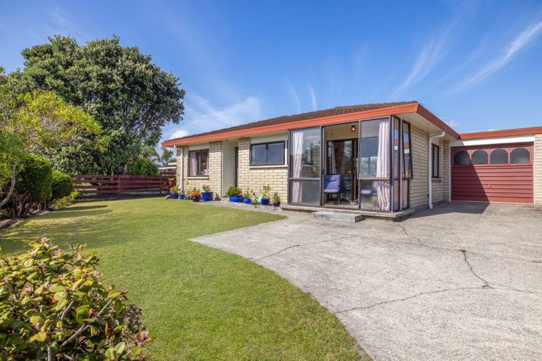 Photo of property in 2 Ngarimu Place, Mount Maunganui, 3116