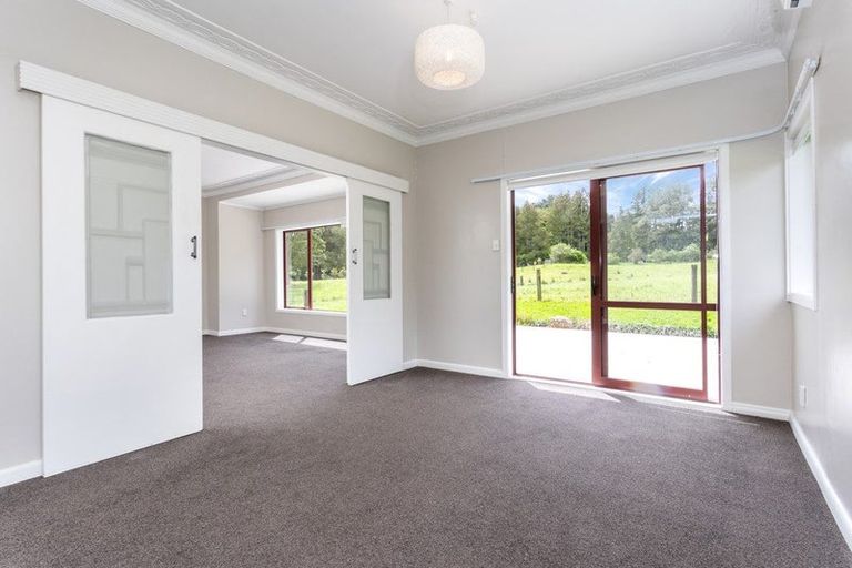 Photo of property in 369 Mangakura Road, Helensville, 0875