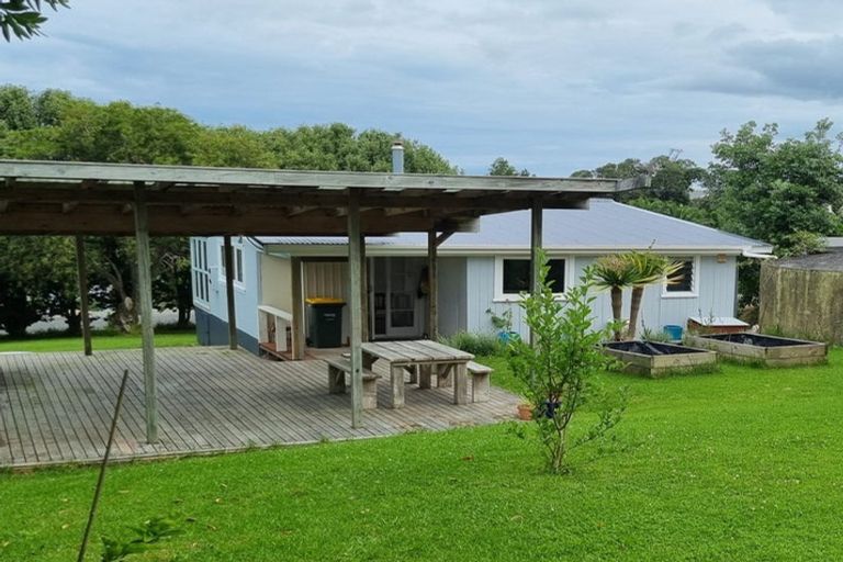 Photo of property in 38 Hauraki Road, Leigh, Warkworth, 0985