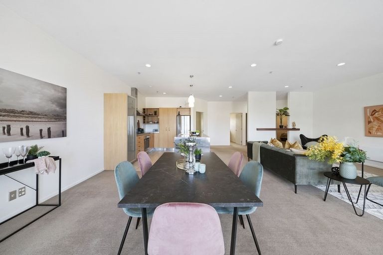 Photo of property in Stadium Garden Flats, 509/107 Thorndon Quay, Pipitea, Wellington, 6011