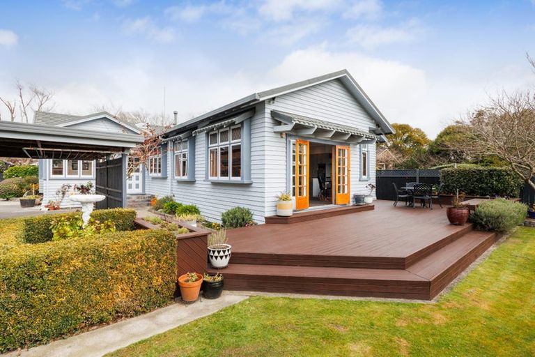 Photo of property in 21 Manapouri Crescent, Hokowhitu, Palmerston North, 4410