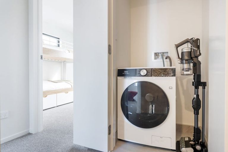 Photo of property in 1/6 Ngaroma House Drive, Hobsonville, Auckland, 0616