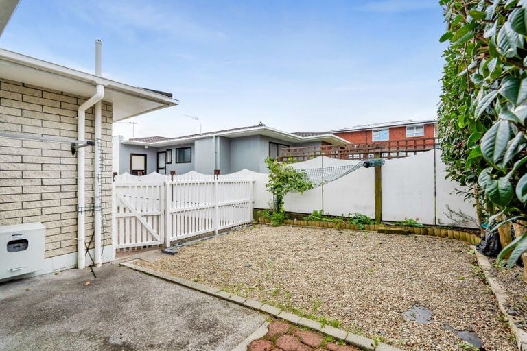 Photo of property in 80 Tukapa Street, Westown, New Plymouth, 4310