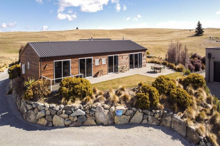 Photo of property in 6 Erebus Place, Lake Tekapo, 7999