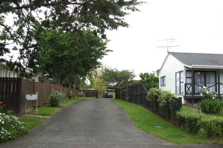 Photo of property in 2/9 Sharivari Place, Conifer Grove, Takanini, 2112