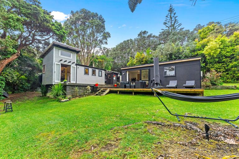 Photo of property in 9 Cotterell Street, Leigh, 0985