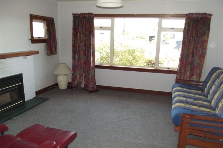 Photo of property in 9 Moorhouse Street, Waimate, 7924