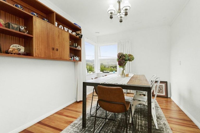 Photo of property in 64 Larsen Crescent, Tawa, Wellington, 5028