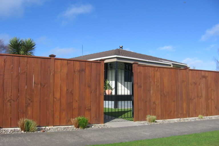 Photo of property in 46 Raglan Avenue, Cloverlea, Palmerston North, 4412