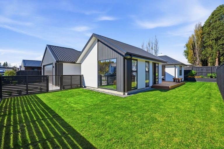Photo of property in 7 Twin Meadows Drive, Casebrook, Christchurch, 8051