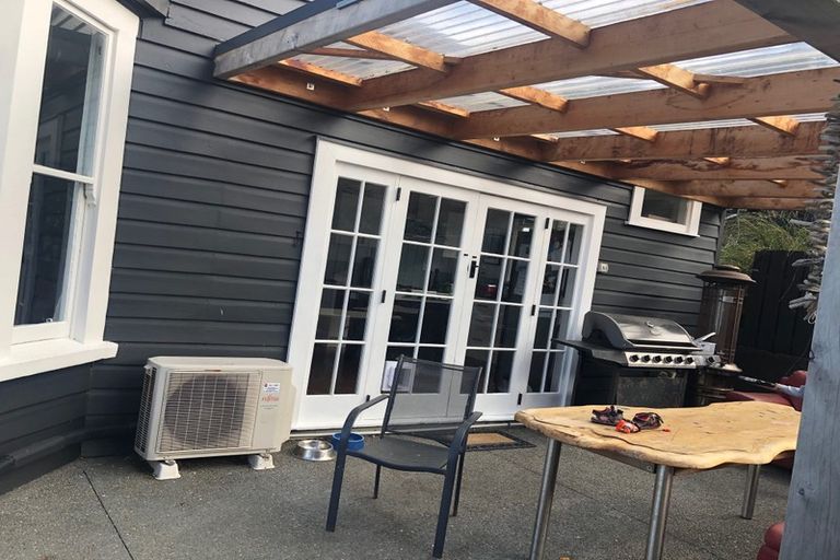 Photo of property in 17 Queen Street, Brighton, Dunedin, 9035