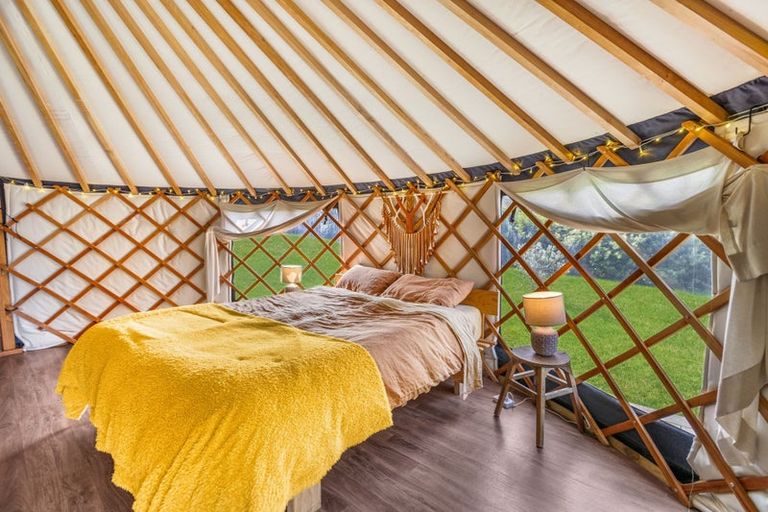 Photo of property in 94a Tauranga Direct Road, Hamurana, Rotorua, 3096