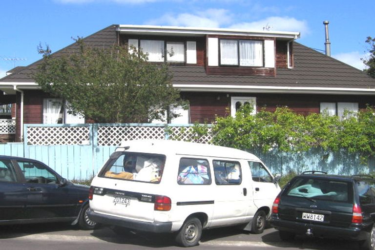 Photo of property in 1/18 Heathglen Place, Bayview, Auckland, 0629