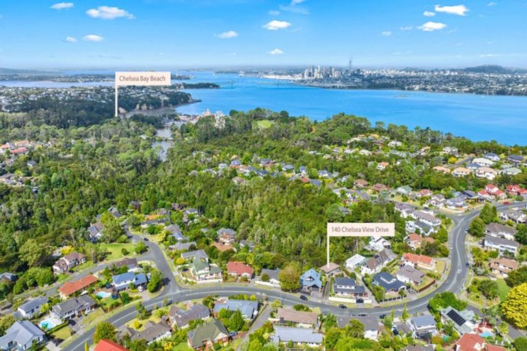 Photo of property in 140 Chelsea View Drive, Chatswood, Auckland, 0626