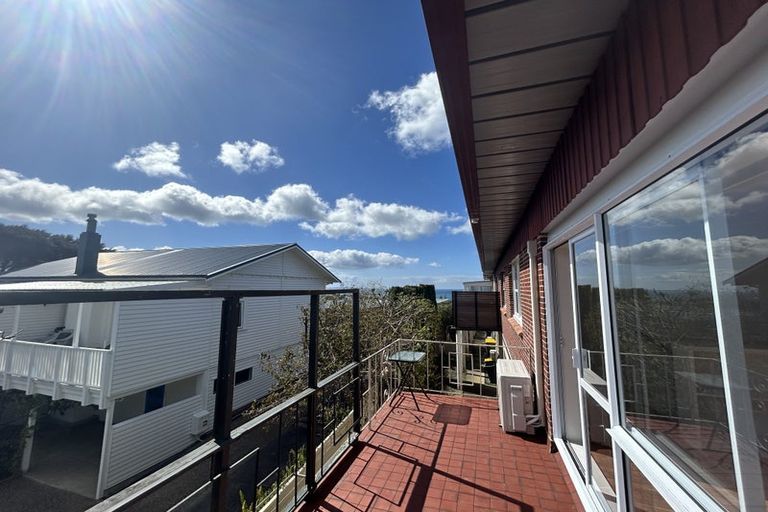 Photo of property in 1/5 Braemar Road, Castor Bay, Auckland, 0620