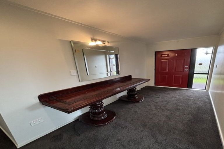 Photo of property in 12 Posa Avenue, Henderson, Auckland, 0612