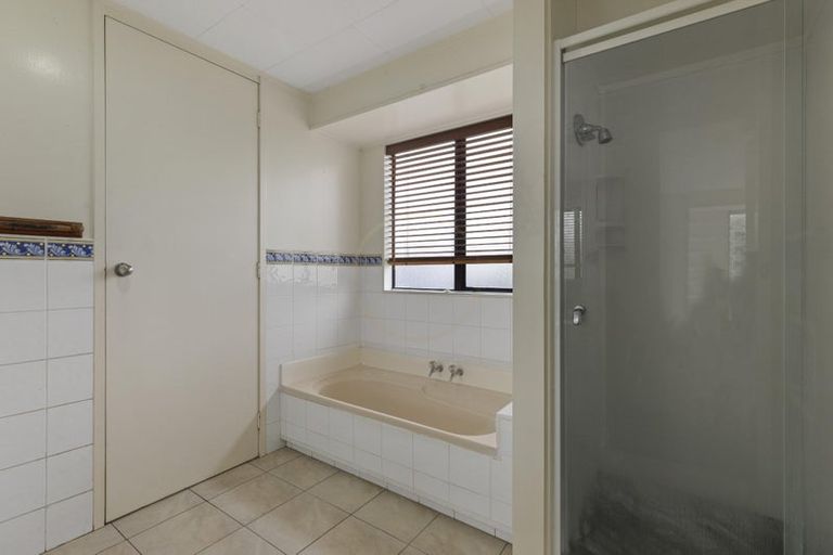 Photo of property in 18 Justamere Place, Weymouth, Auckland, 2103