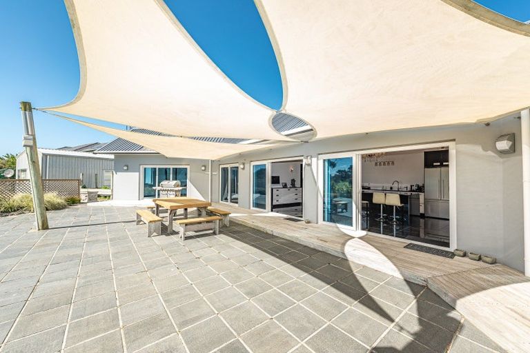 Photo of property in 35 Golf Vue Place, Castlecliff, Whanganui, 4501