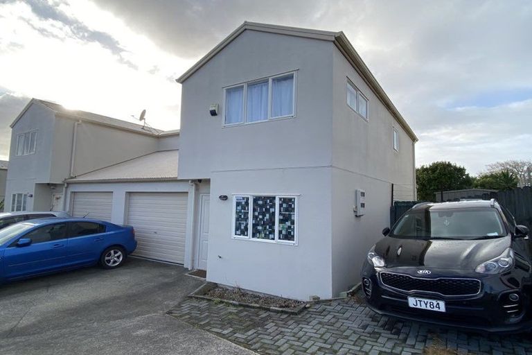 Photo of property in 11 Serenity Place, Otara, Auckland, 2023
