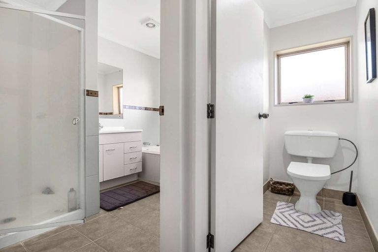 Photo of property in 36 Mandalay Place, Waiuku, 2123