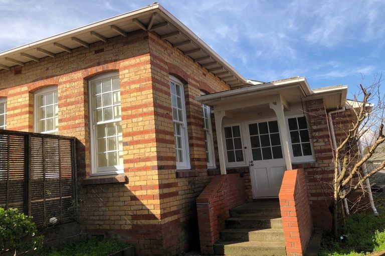 Photo of property in 25 Montilla Place, Manurewa, Auckland, 2102