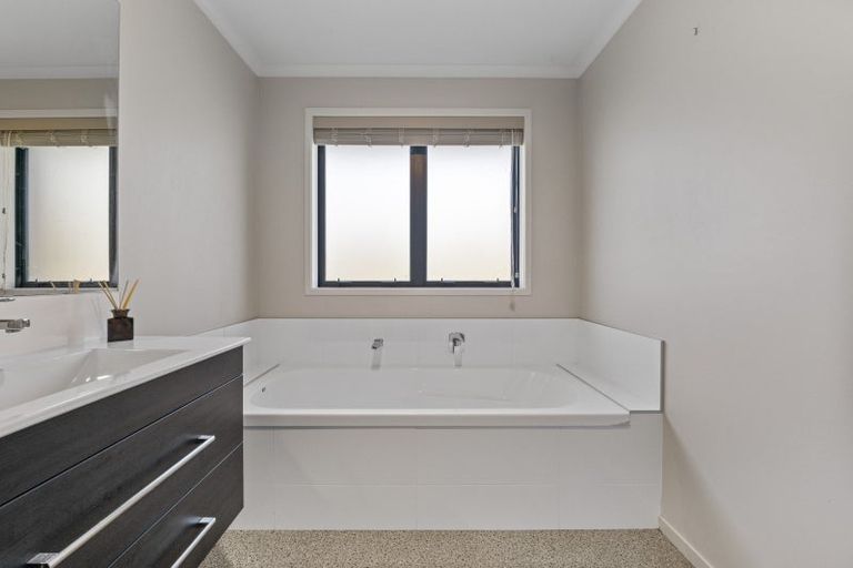 Photo of property in 890a Otaraoa Road, Tikorangi, Waitara, 4383