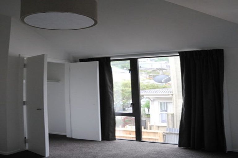 Photo of property in 2b Devon Street, Aro Valley, Wellington, 6021