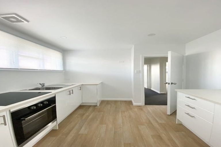 Photo of property in 2/61 Marshland Road, Shirley, Christchurch, 8061